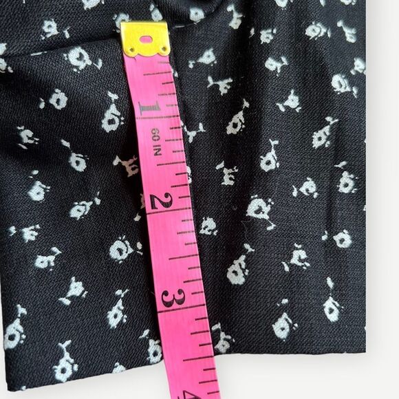 Ann Taylor LOFT Petites Riviera Black & White Shorts in Rose Print. 2P. NEW. - Picture 7 of 11